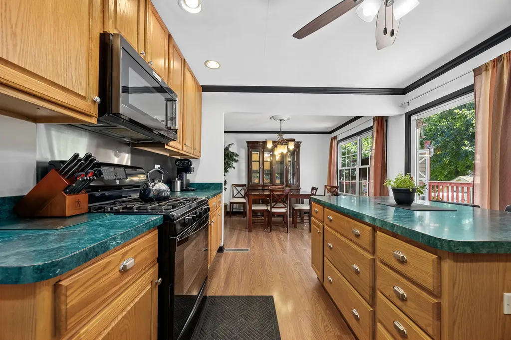313 Bedford Road Bolingbrook IL 60440
