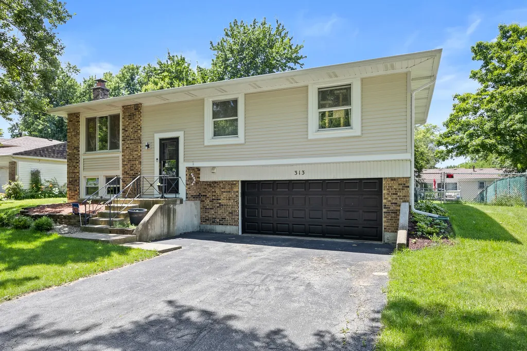 313 Bedford Road Bolingbrook IL 60440