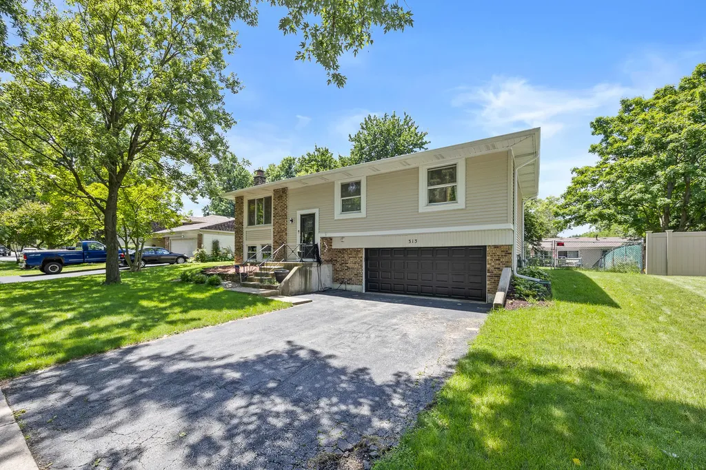 313 Bedford Road Bolingbrook IL 60440