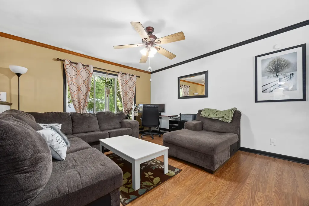 313 Bedford Road Bolingbrook IL 60440