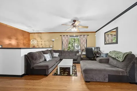 313 Bedford Road Bolingbrook IL 60440