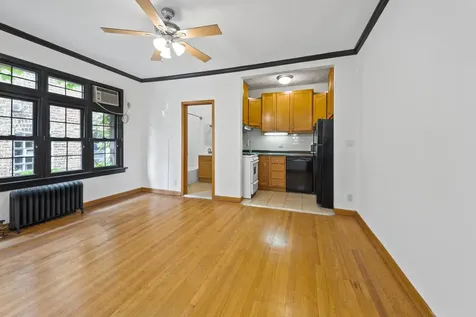 1127 West Farwell Avenue Chicago IL 60626