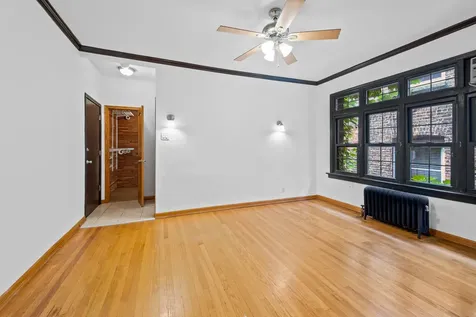 1127 West Farwell Avenue Chicago IL 60626