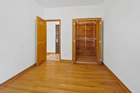 1127 West Farwell Avenue Chicago IL 60626