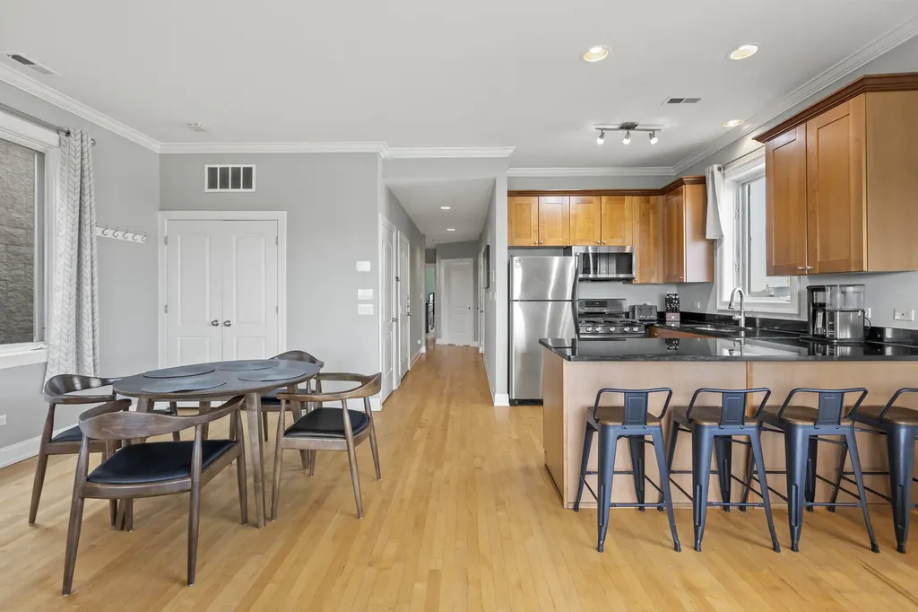 2521 West Congress Parkway Chicago IL 60612