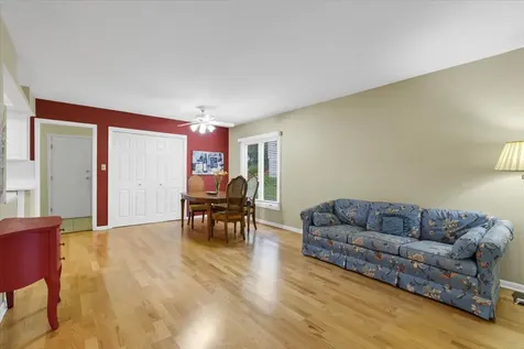 1525 Mayfield Lane Hoffman Estates IL 60169