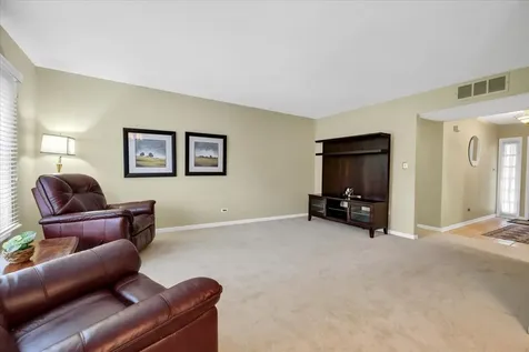 1525 Mayfield Lane Hoffman Estates IL 60169