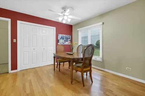 1525 Mayfield Lane Hoffman Estates IL 60169
