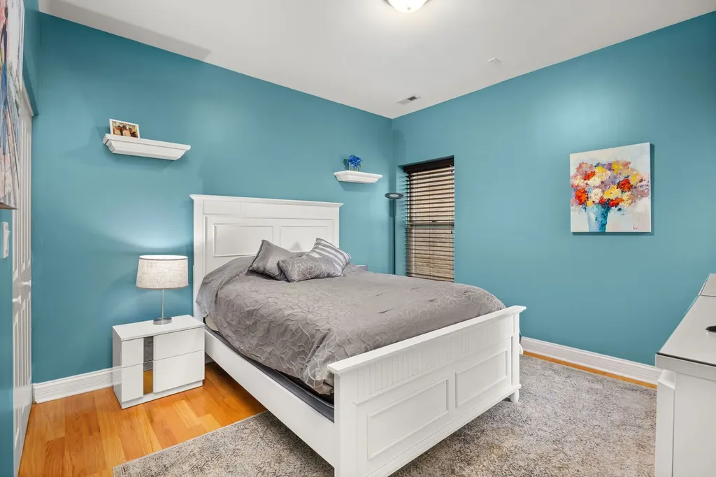 4447 North Magnolia Avenue Chicago IL 60640