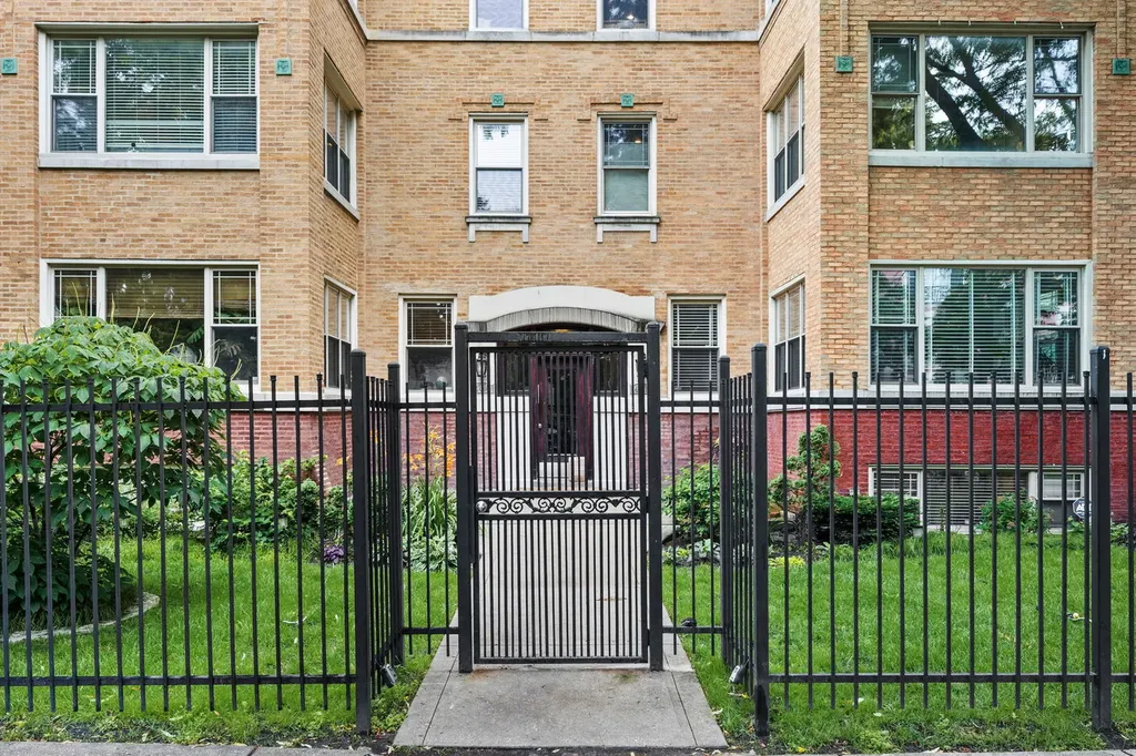 4447 North Magnolia Avenue Chicago IL 60640