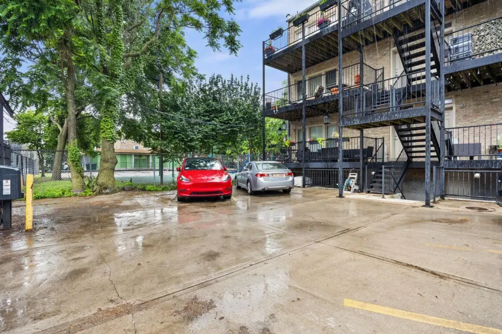 4447 North Magnolia Avenue Chicago IL 60640