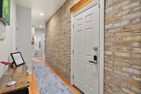4447 North Magnolia Avenue Chicago IL 60640