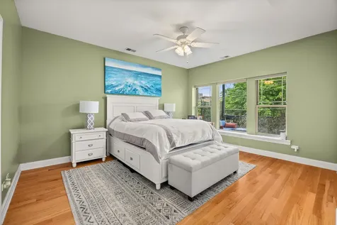 4447 North Magnolia Avenue Chicago IL 60640