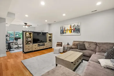 4447 North Magnolia Avenue Chicago IL 60640
