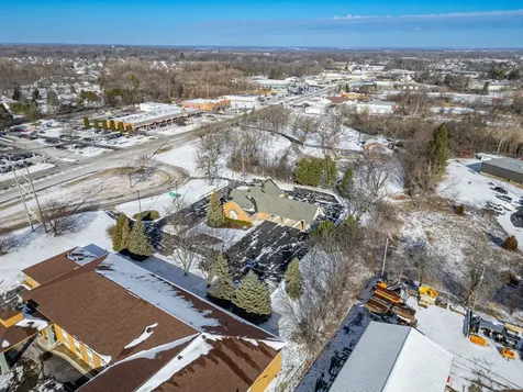 1745 S Eastwood Drive Woodstock IL 60098