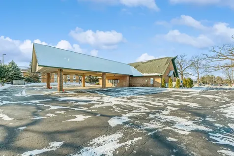 1745 S Eastwood Drive Woodstock IL 60098