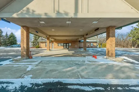 1745 S Eastwood Drive Woodstock IL 60098