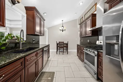 508 Landmeier Road Elk Grove Village IL 60007