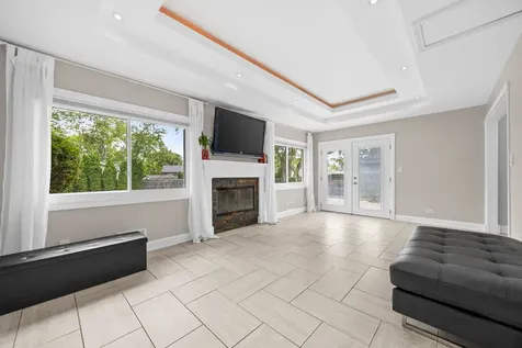 508 Landmeier Road Elk Grove Village IL 60007