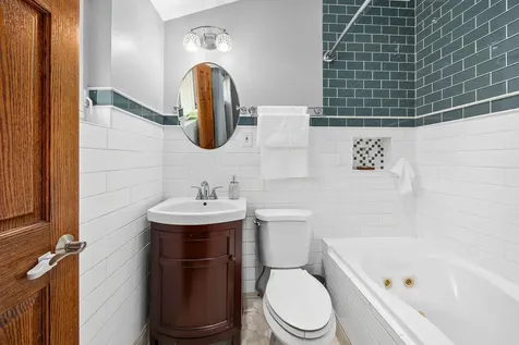 508 Landmeier Road Elk Grove Village IL 60007