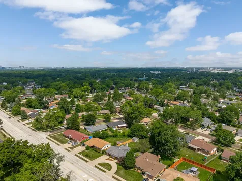 508 Landmeier Road Elk Grove Village IL 60007