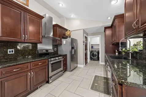 508 Landmeier Road Elk Grove Village IL 60007