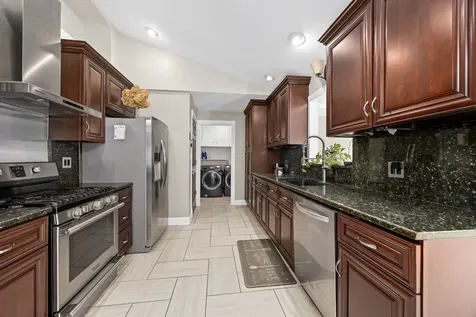 508 Landmeier Road Elk Grove Village IL 60007