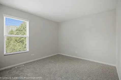 337 Devoe Drive Oswego IL 60543