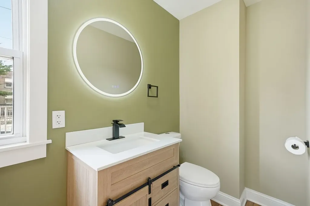 10516 South King Drive Chicago IL 60628