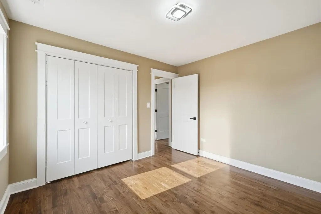 10516 South King Drive Chicago IL 60628