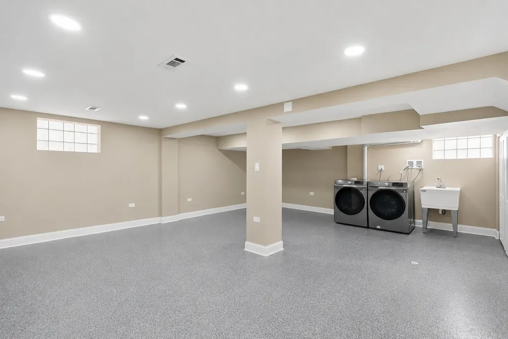 10516 South King Drive Chicago IL 60628