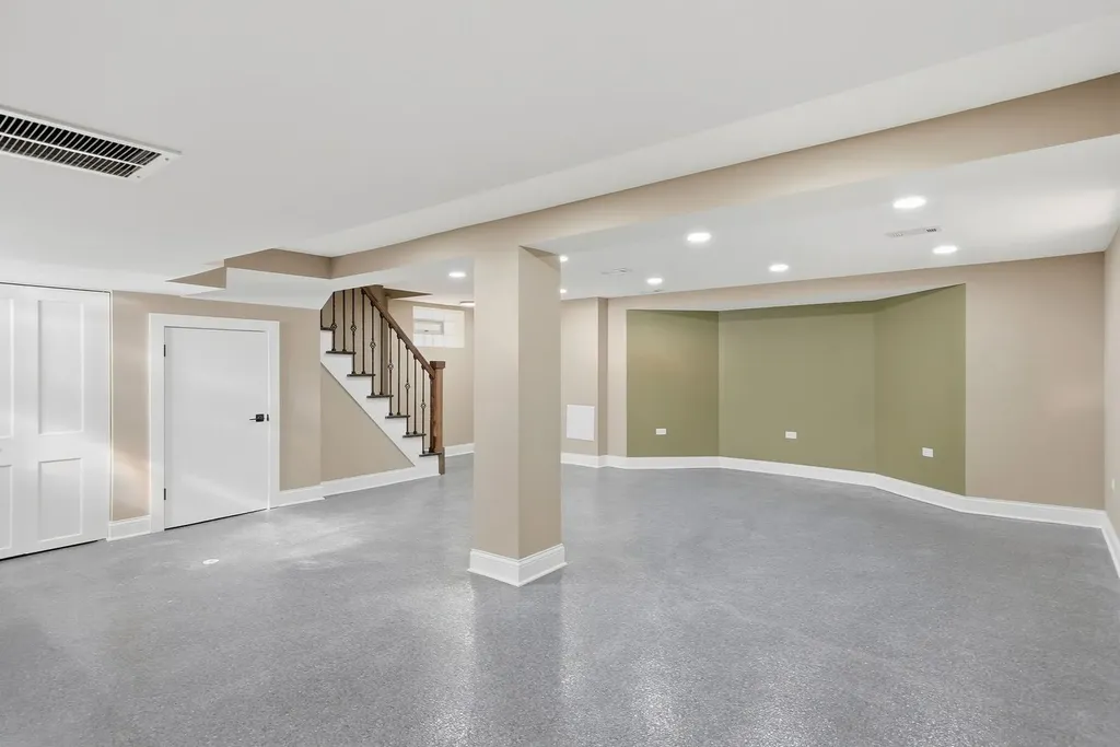 10516 South King Drive Chicago IL 60628