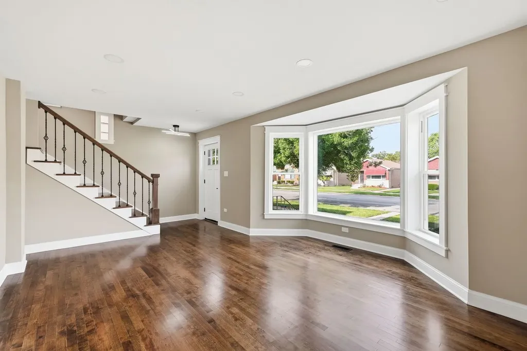 10516 South King Drive Chicago IL 60628