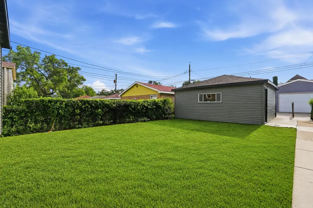 10516 South King Drive Chicago IL 60628