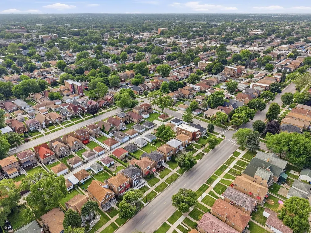 10516 South King Drive Chicago IL 60628