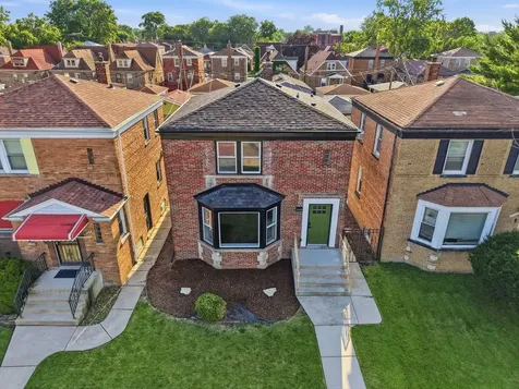 10516 South King Drive Chicago IL 60628