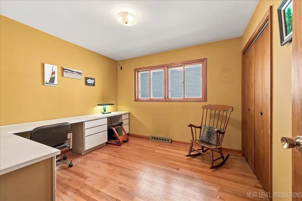 77 South Chase Avenue Lombard IL 60148