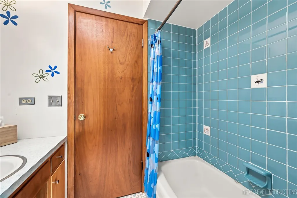 77 South Chase Avenue Lombard IL 60148