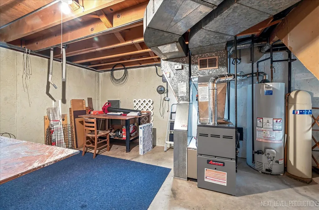 77 South Chase Avenue Lombard IL 60148