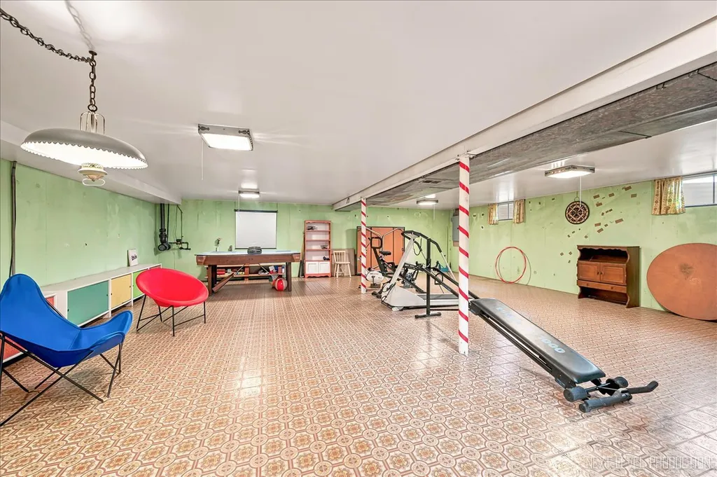 77 South Chase Avenue Lombard IL 60148