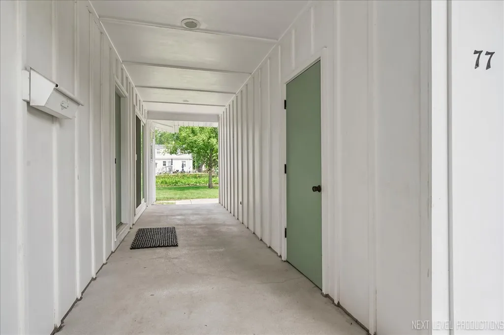 77 South Chase Avenue Lombard IL 60148