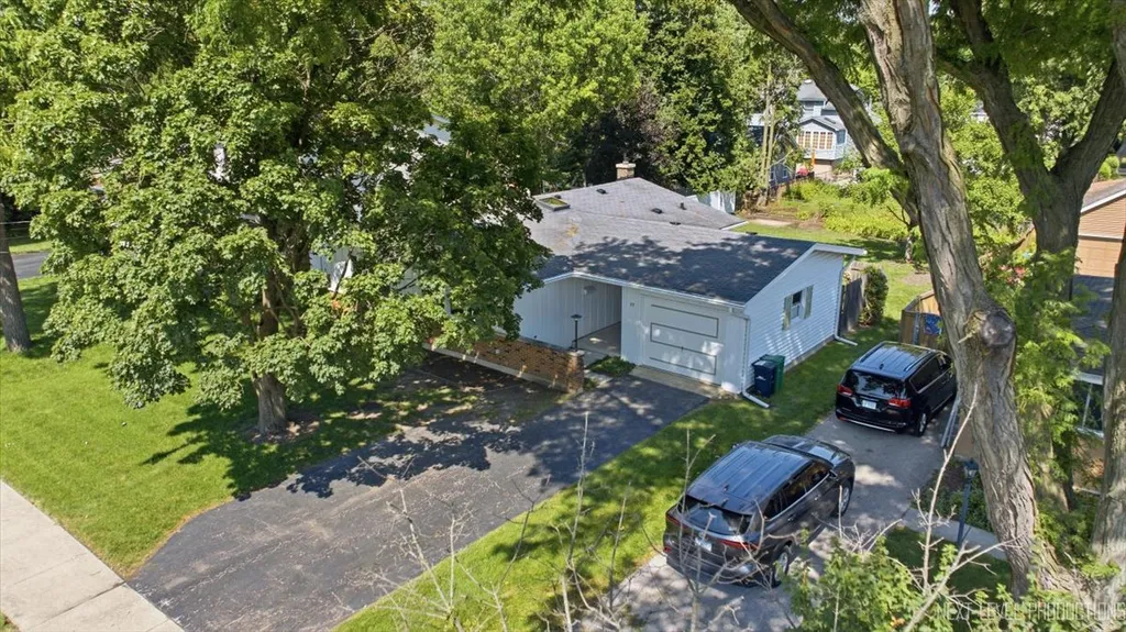 77 South Chase Avenue Lombard IL 60148