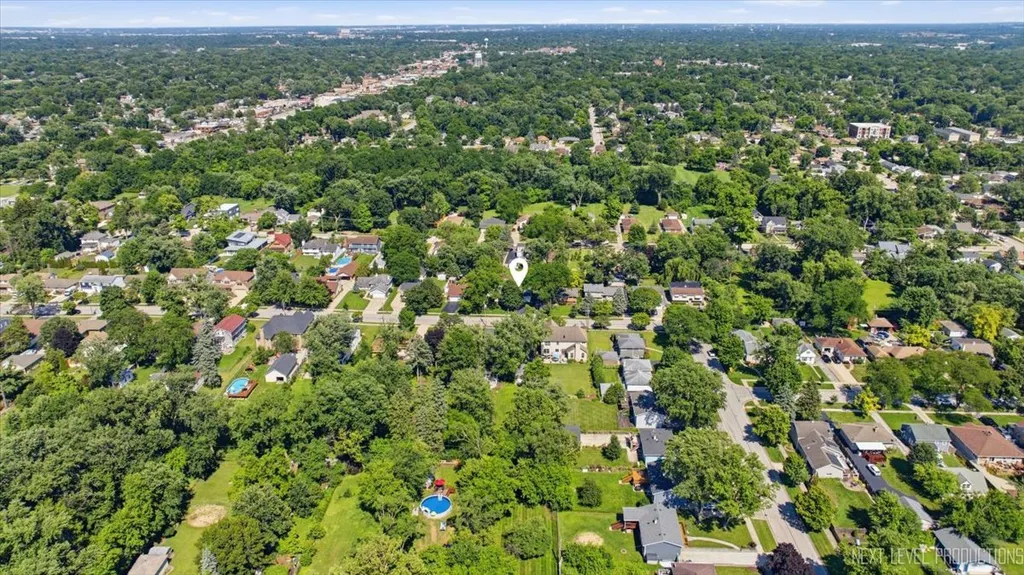 77 South Chase Avenue Lombard IL 60148