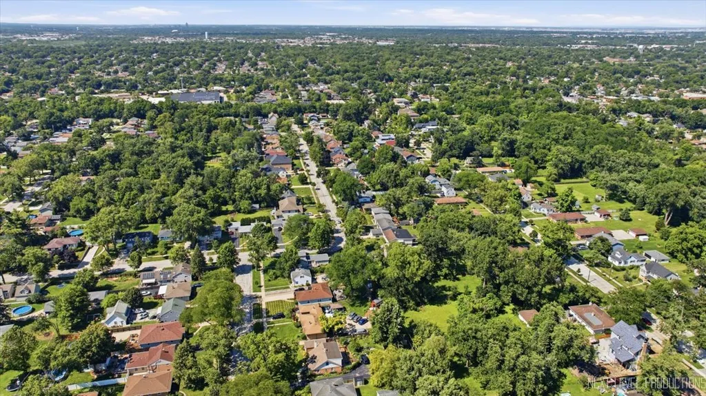 77 South Chase Avenue Lombard IL 60148