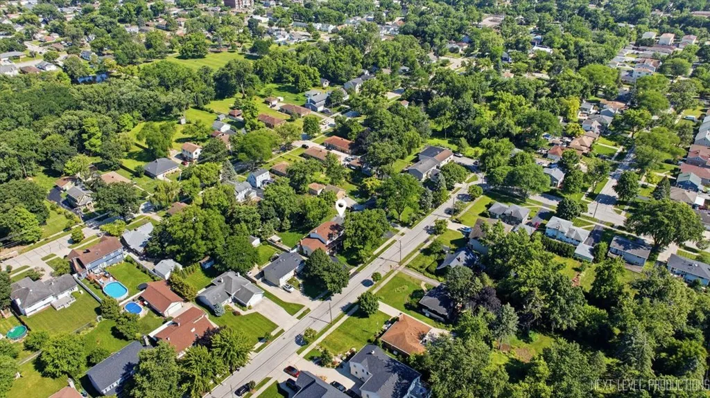 77 South Chase Avenue Lombard IL 60148