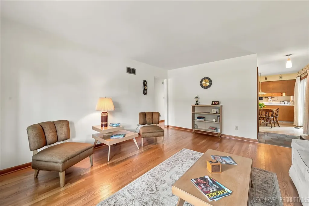 77 South Chase Avenue Lombard IL 60148