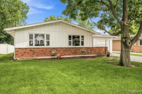 77 South Chase Avenue Lombard IL 60148