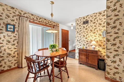 77 South Chase Avenue Lombard IL 60148