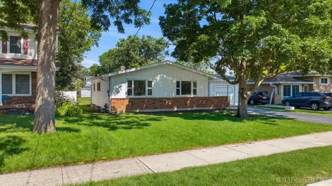 77 South Chase Avenue Lombard IL 60148