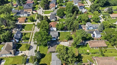 77 South Chase Avenue Lombard IL 60148